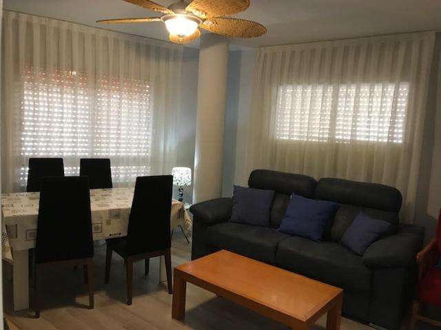 Apartamentos La Encarnacion I 洛斯阿尔卡萨雷斯 外观 照片