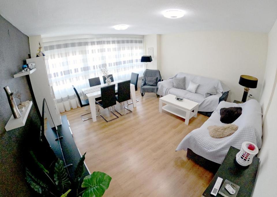 Apartamentos La Encarnacion I 洛斯阿尔卡萨雷斯 外观 照片