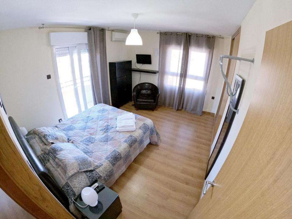 Apartamentos La Encarnacion I 洛斯阿尔卡萨雷斯 外观 照片
